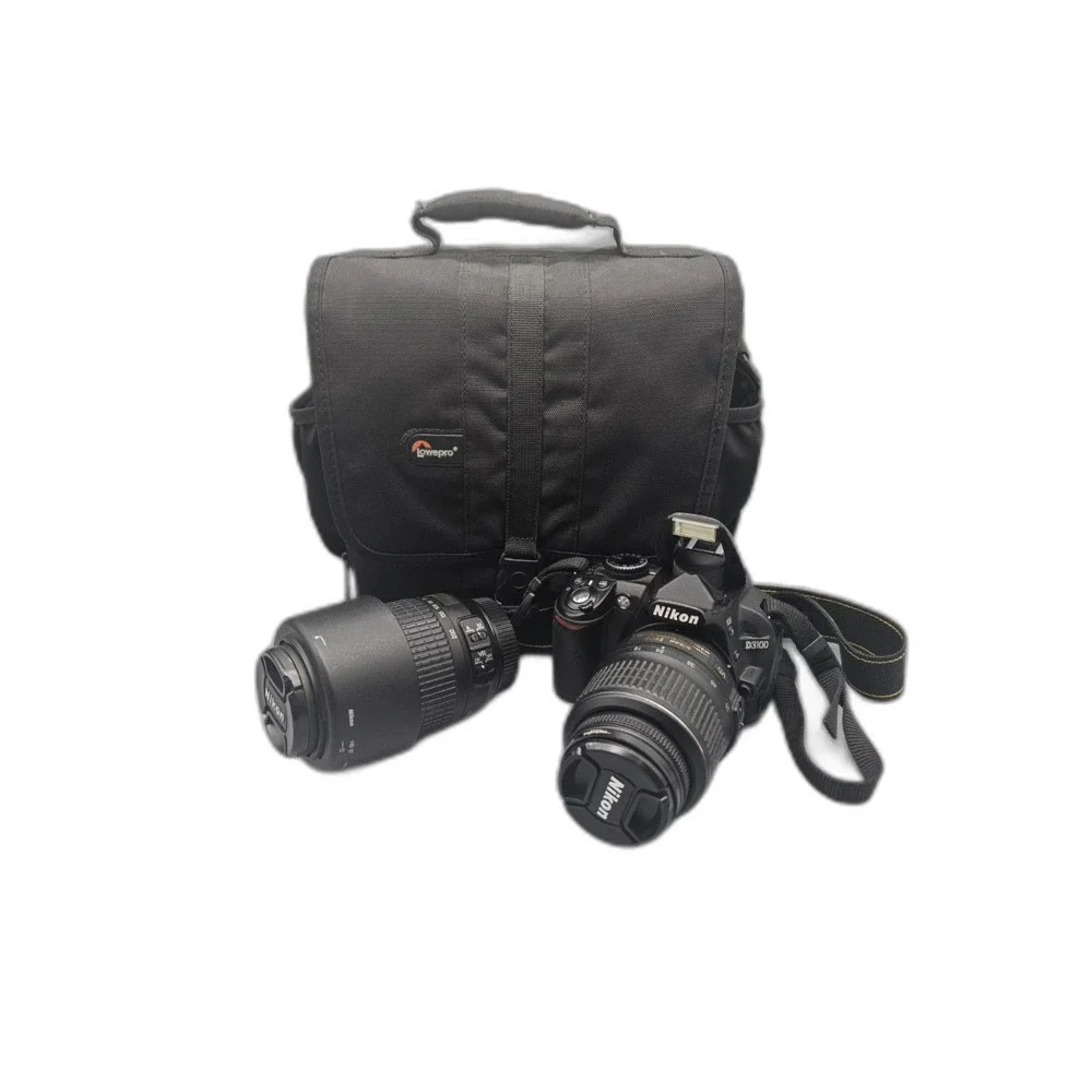 NIKON CAMERA W/LENS & BAG [GNH022014]